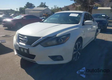 2018 Nissan Altima 2.5 Sr z USA, uszkodzony, nr VIN 1N4AL3AP7JC103981